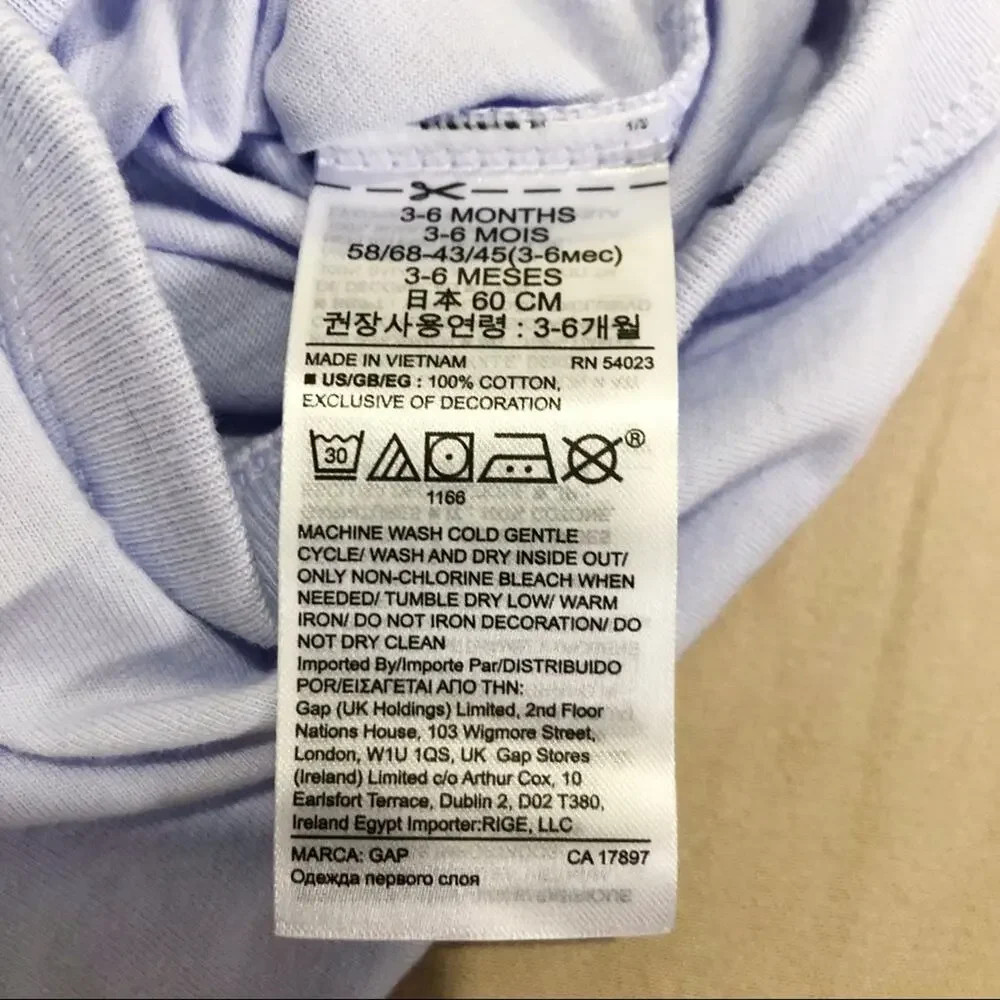 NWT Gap Light Blue “I love my mommy” Onesie 3-6 Months